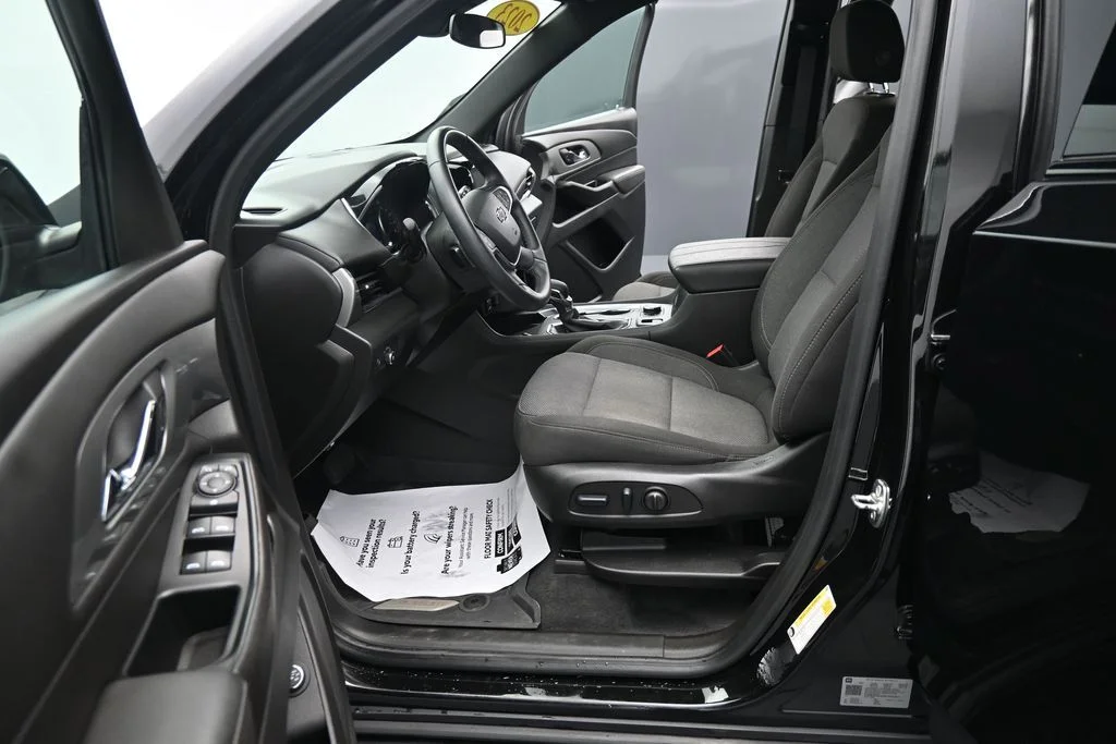 Used 2023 Black Chevrolet LT image 17