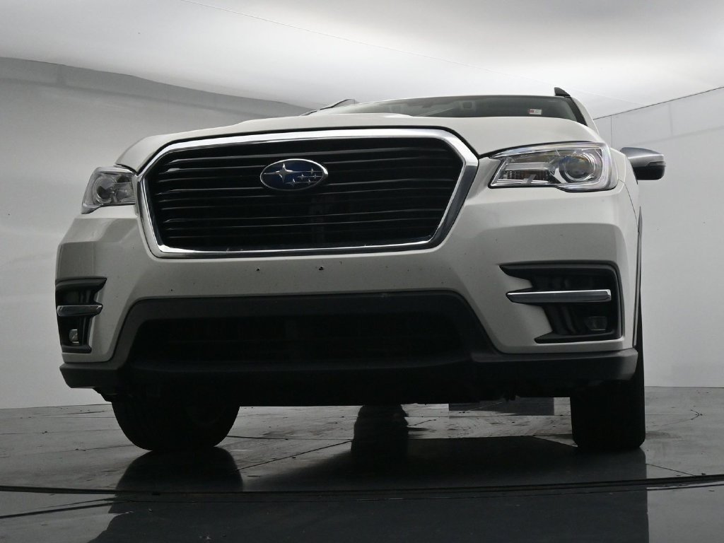 Used 2022 White Subaru Touring image 19