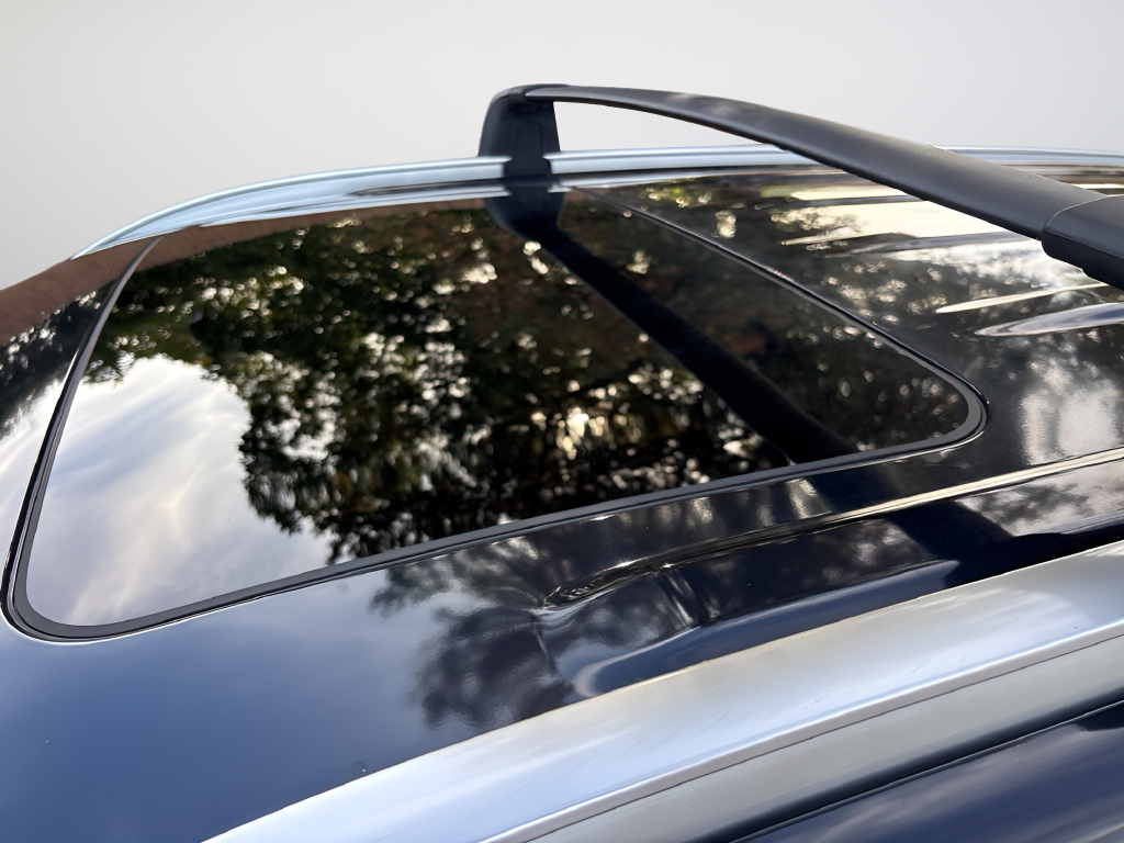 Certified Used 2022 Blue Hyundai SEL image 25