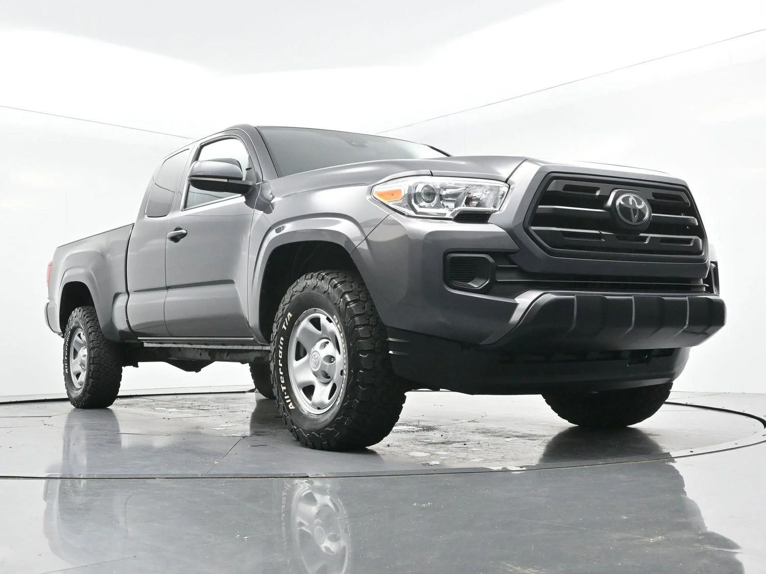 Used 2019 Magnetic Gray Metallic Toyota SR5 image 36