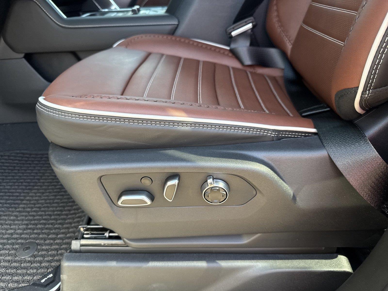 New 2026 Onyx Black GMC Denali Ultimate image 11