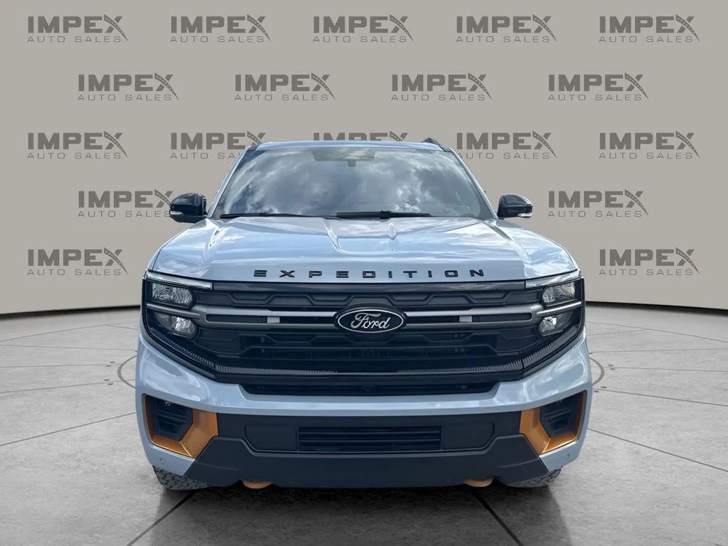Used 2025 Gray Ford Tremor image 8