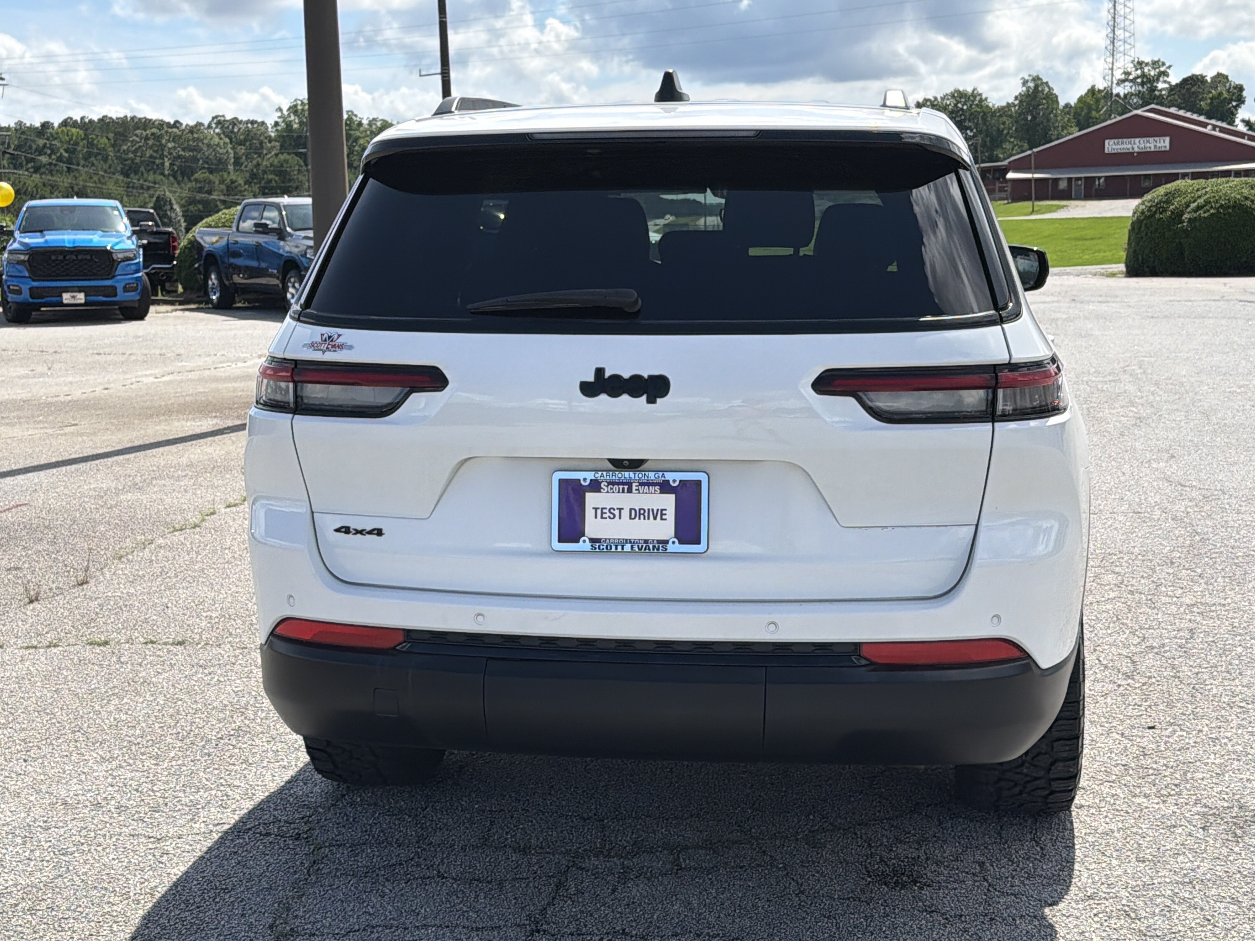 Used 2023 Bright White Clearcoat Jeep Altitude image 9