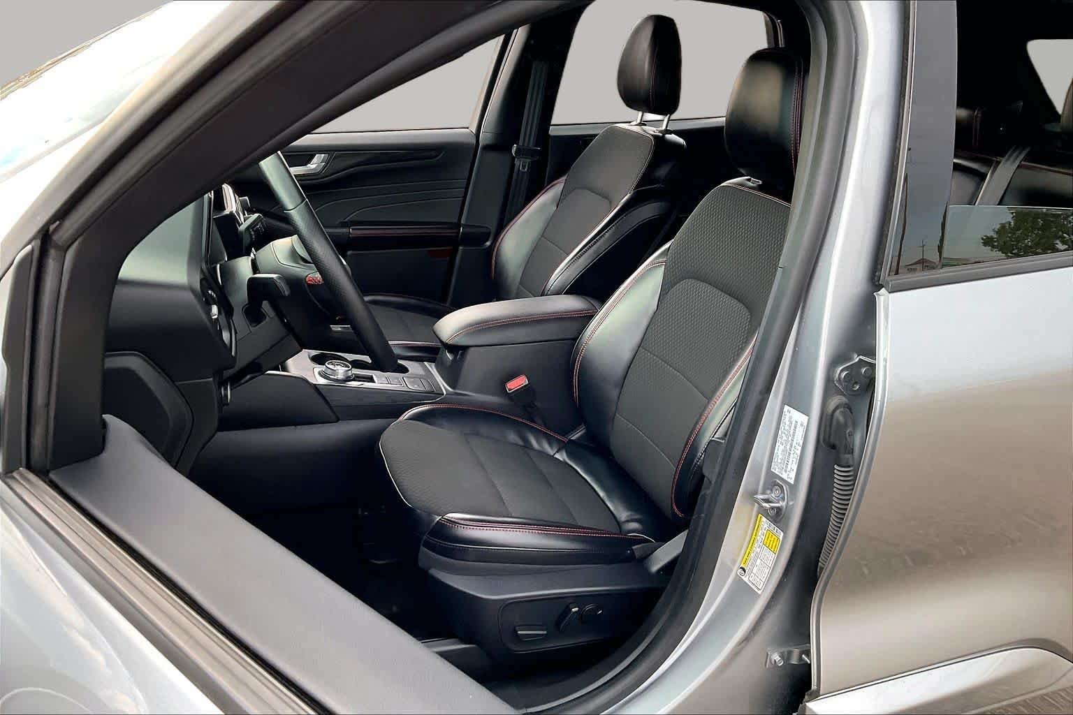Used 2024 Iconic Silver Metallic Ford ST-Line image 8