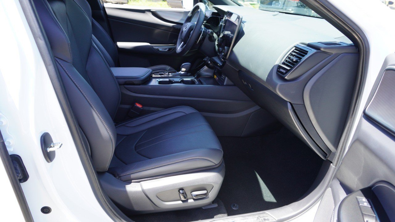 Certified Used 2024 ULTRA WHITE Lexus NX 350 F SPORT Handling image 15
