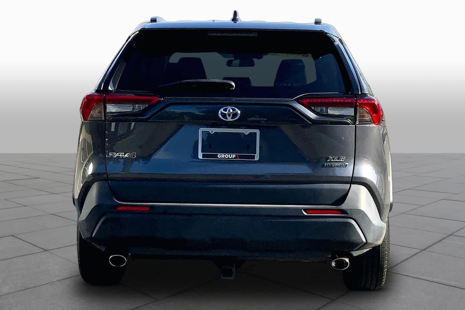 Used 2022 Magnetic Gray Metallic Toyota Hybrid XLE image 9