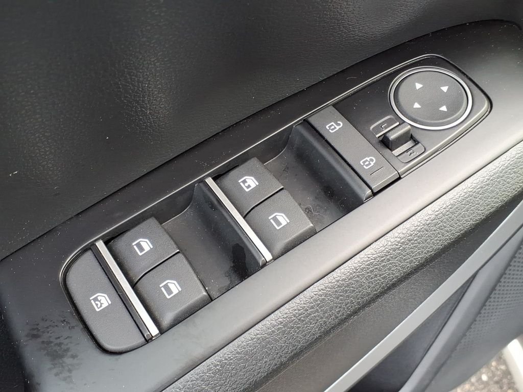 Used 2022 Gravity Gray Kia X-Line w/navigation image 24