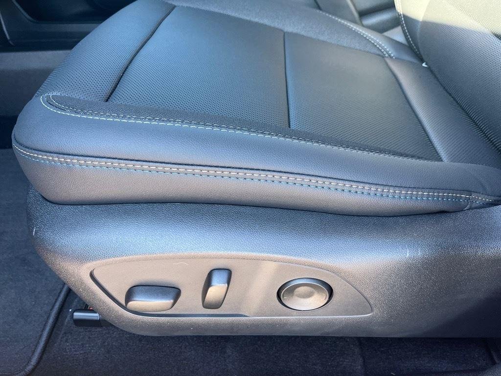 2025 Chevrolet Equinox EV 1LT - Photo 26