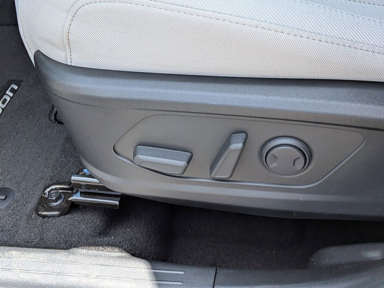 New 2026 Shimmering Silver Hyundai SEL Plus FWD image 20