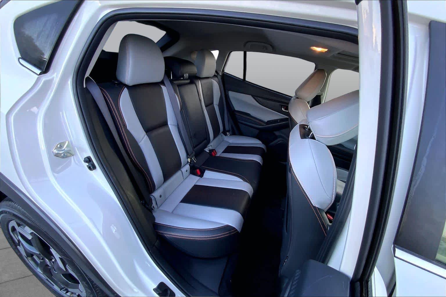Used 2022 Crystal White Pearl Subaru Limited image 19