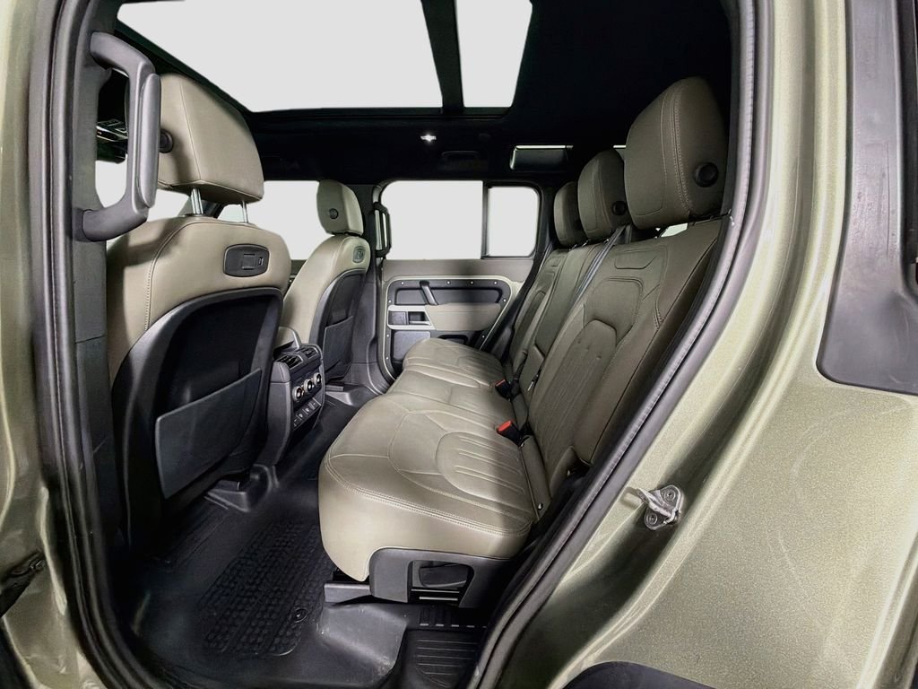 Used 2022 Green Land Rover S image 26