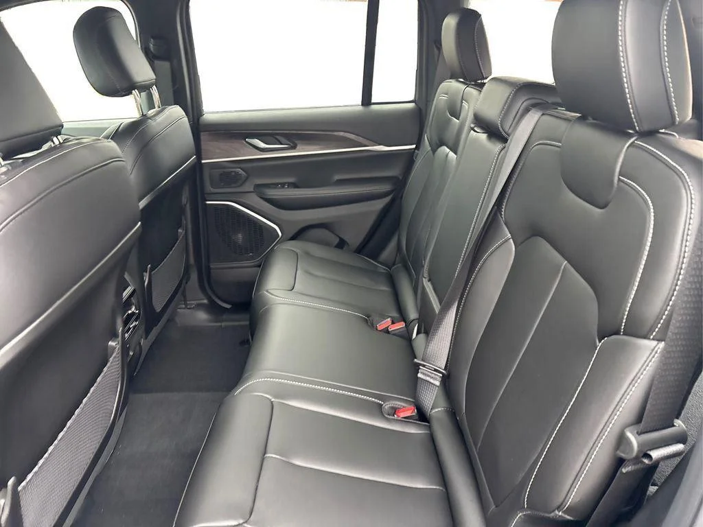 New 2026 Baltic Gray Metallic Clearcoat Jeep Limited image 10