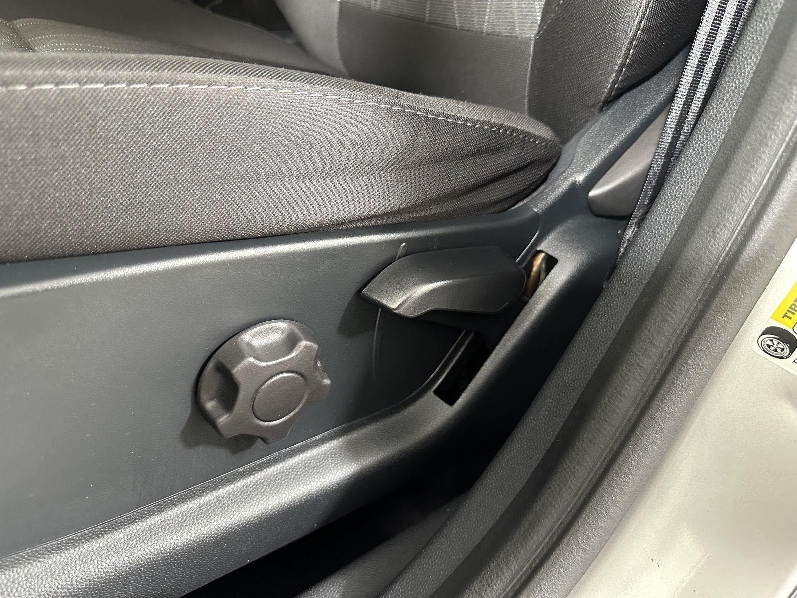 Used 2022 Moondust Silver Ford SE image 21