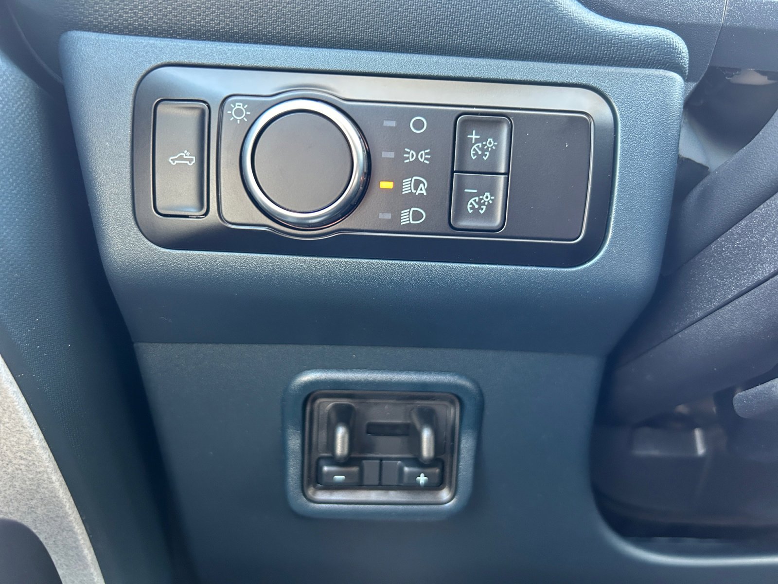 New 2026 Azure Gray Metallic Tri-Coat Ford XLT image 23