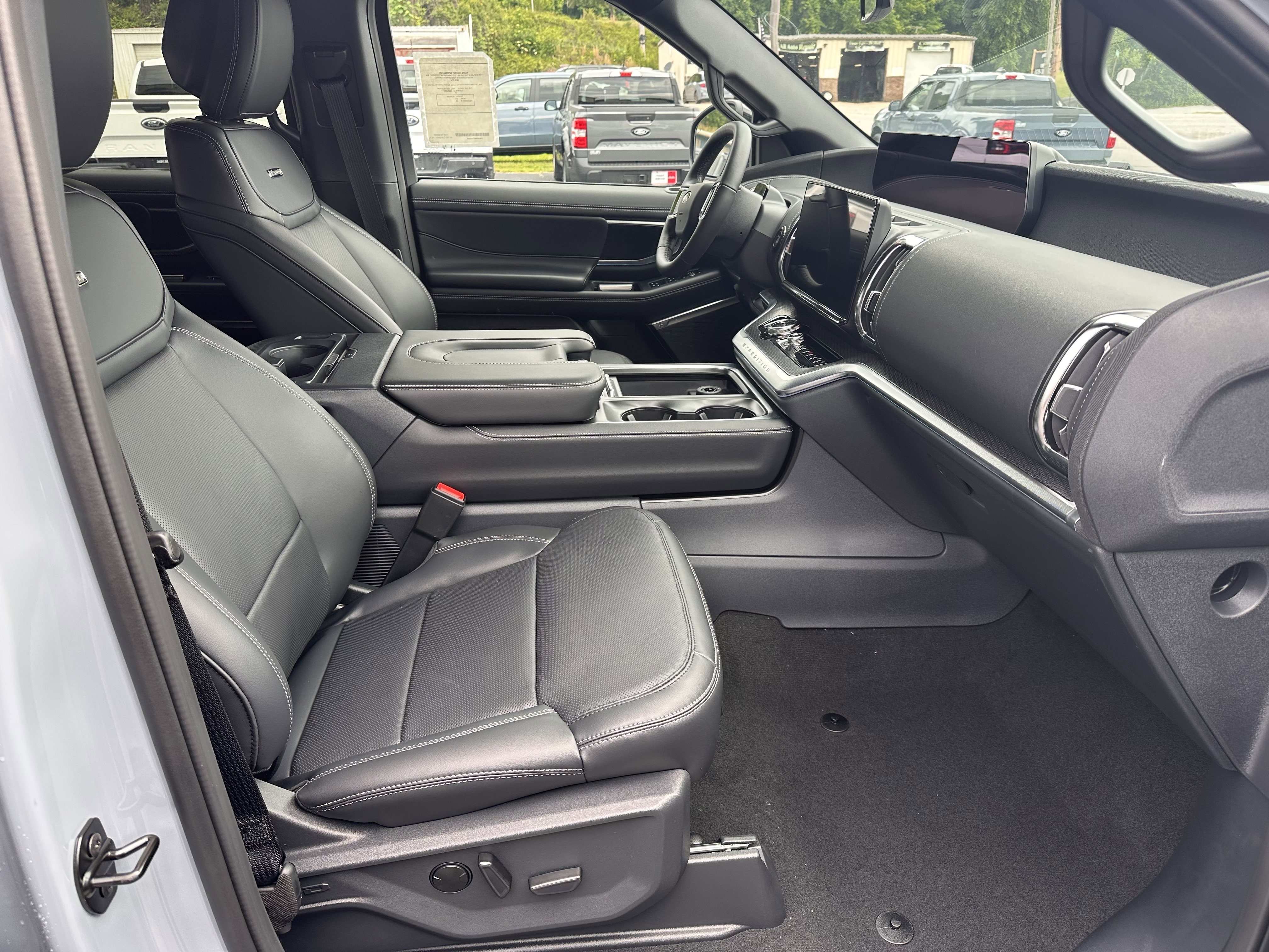 New 2026 Glacier Gray Metallic Tri-Coat Ford MAX Platinum® image 14