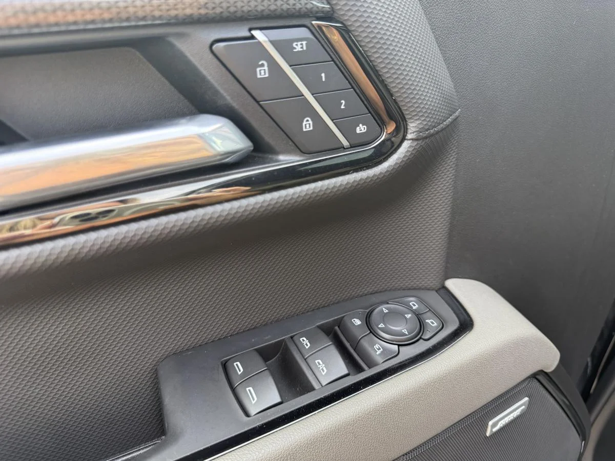 Used 2025 Black Chevrolet ZR2 image 14