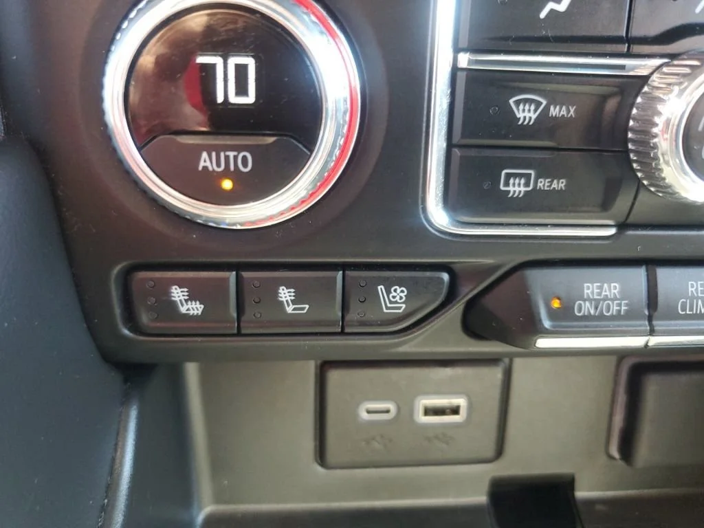 Used 2024 Onyx Black GMC SLT image 28