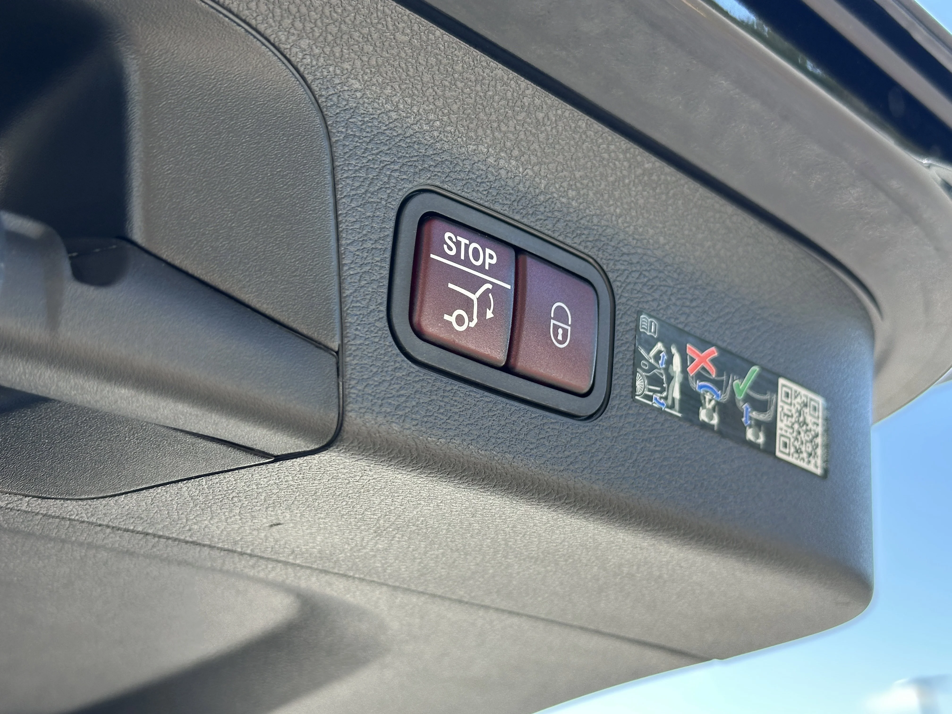 Certified Used 2025 Black Mercedes-Benz GLS 450 image 22