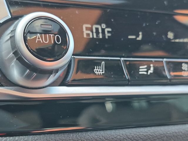 Used 2021 Silver BMW xDrive30i image 22