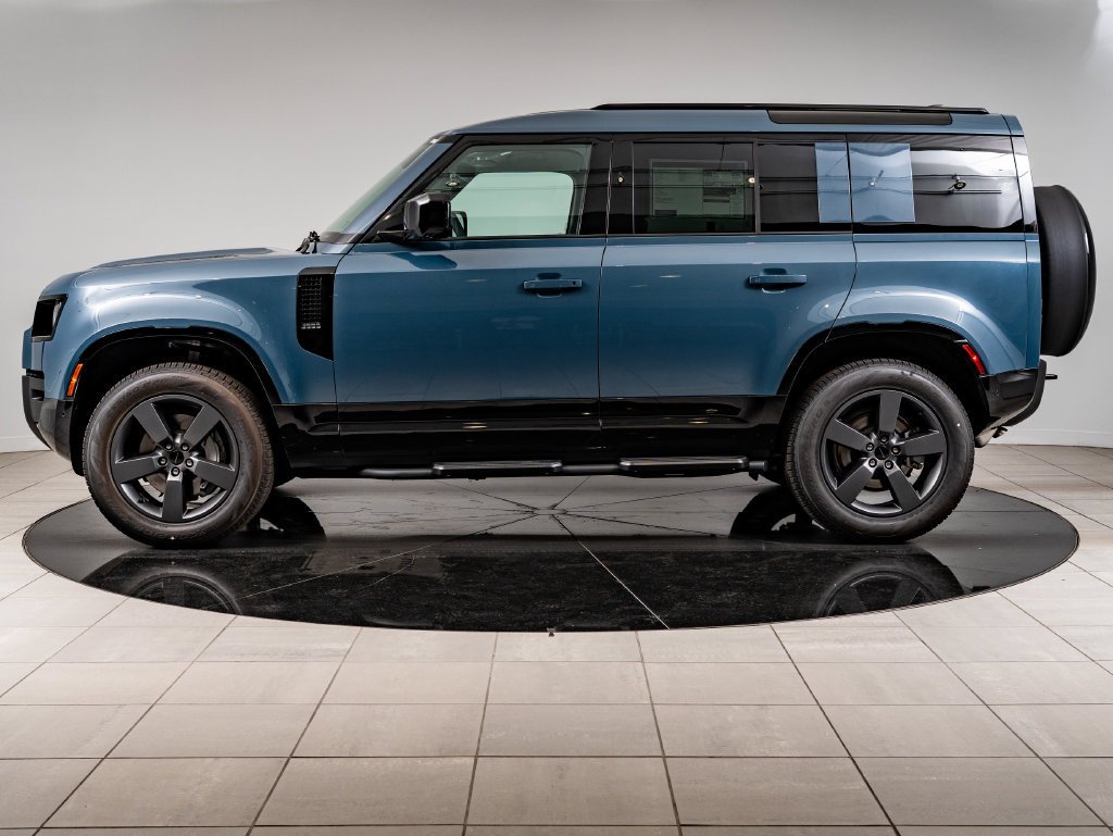 New 2026 Tasman Blue Land Rover X-Dynamic SE image 5