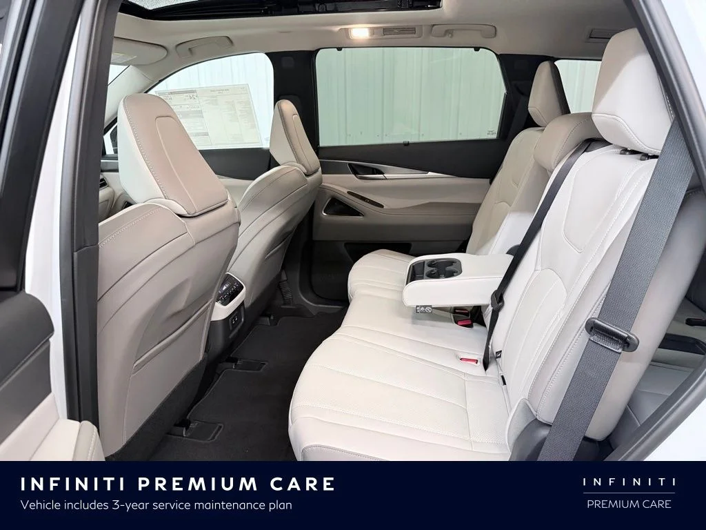 New 2026 RADIANT WHITE INFINITI Luxe FWD image 31