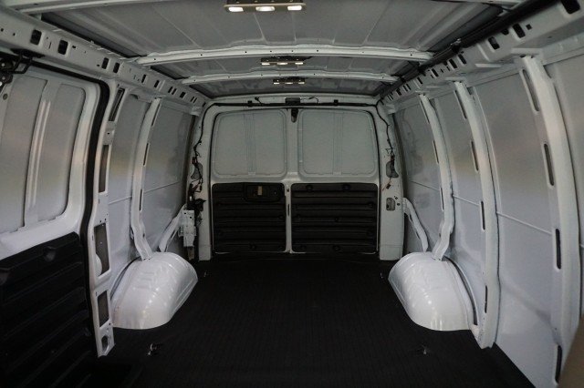 New 2026 Summit White GMC Work Van image 19