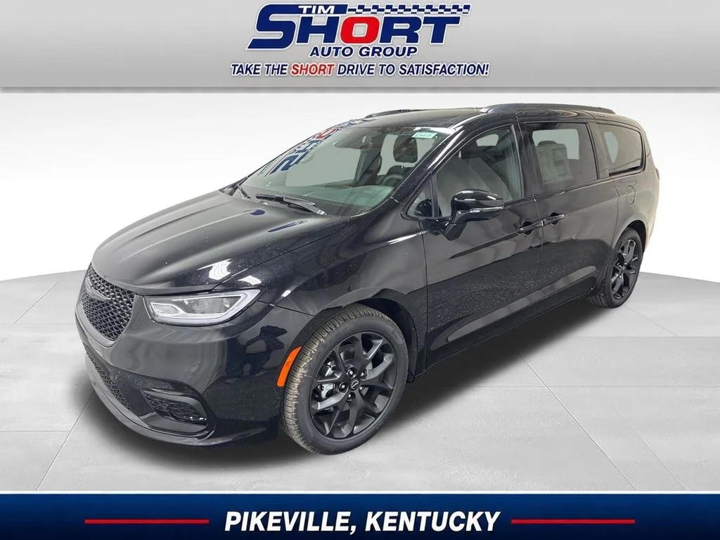 2026 Chrysler Pacifica Select's photo