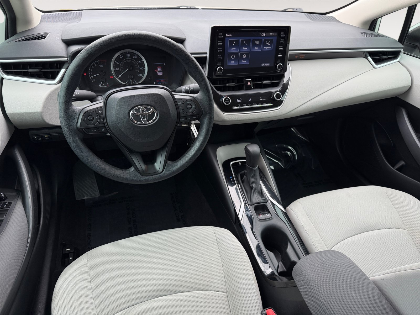 Used 2020 Blizzard Pearl Toyota LE image 15