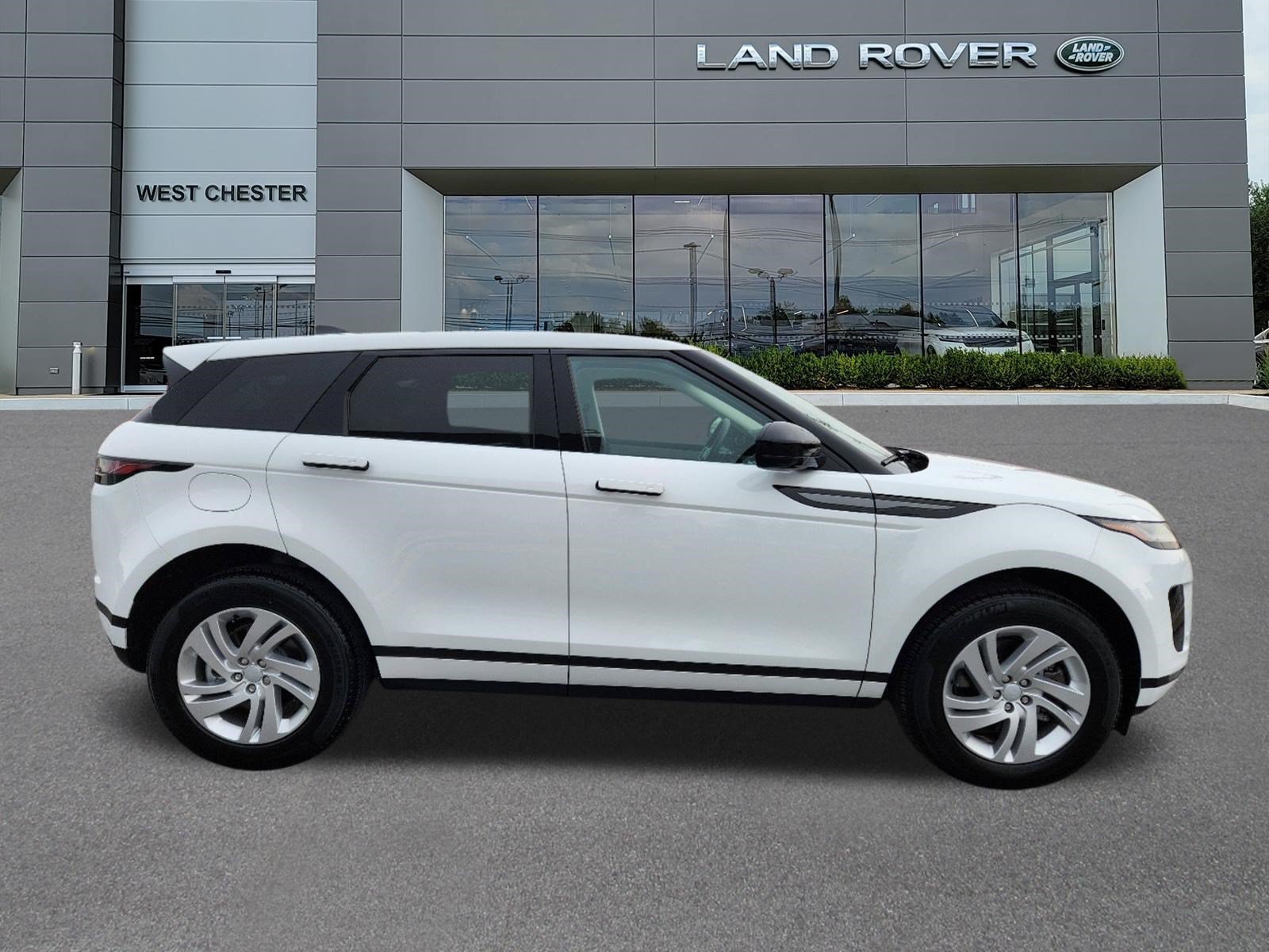 Certified Used 2024 Fuji White Land Rover S image 6