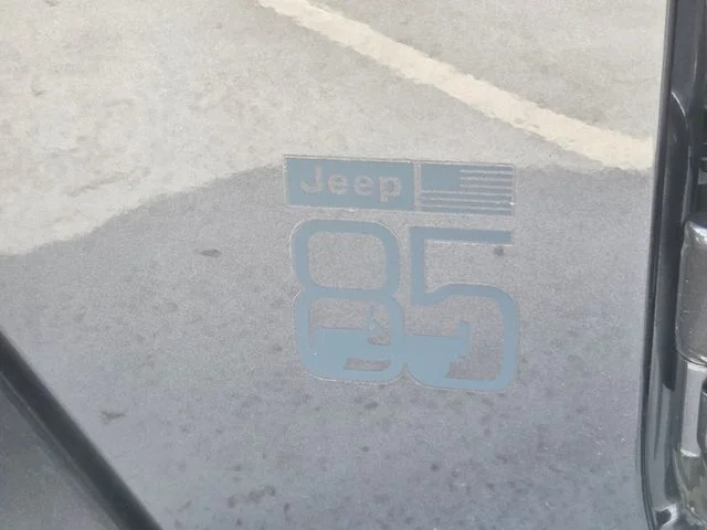 New 2026 Granite Crystal Metallic Clear-Coat Exterior Paint Jeep  image 32