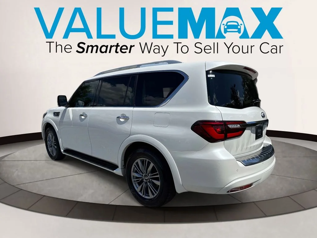 Used 2022 White INFINITI LUXE image 5