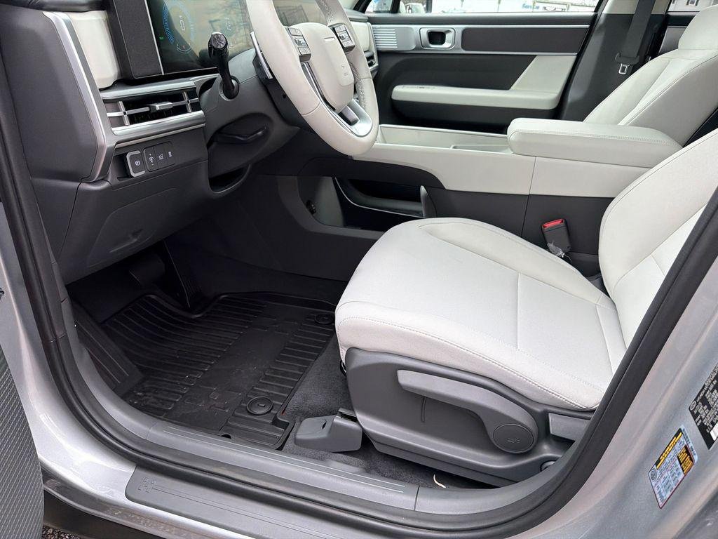 2026 Hyundai Santa Fe SE - Photo 9