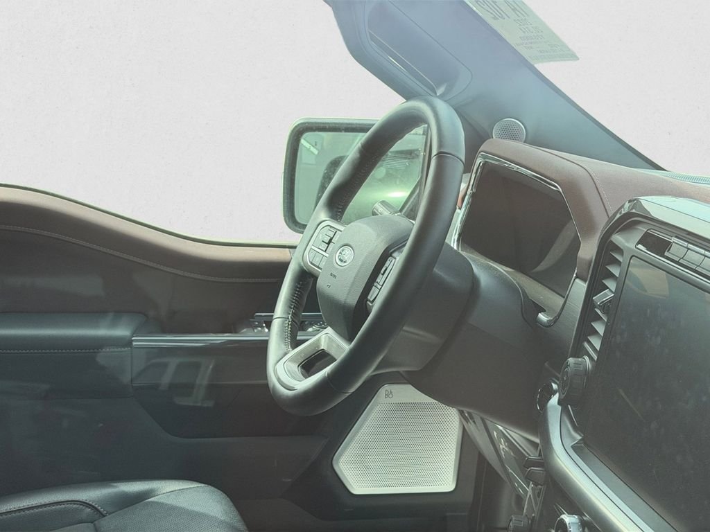 Used 2022 White Ford Lariat image 7