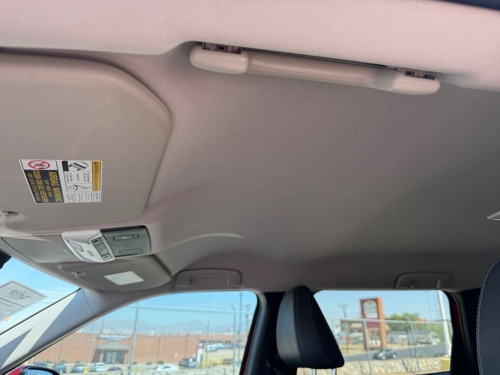 Used 2023  Mitsubishi SE image 8