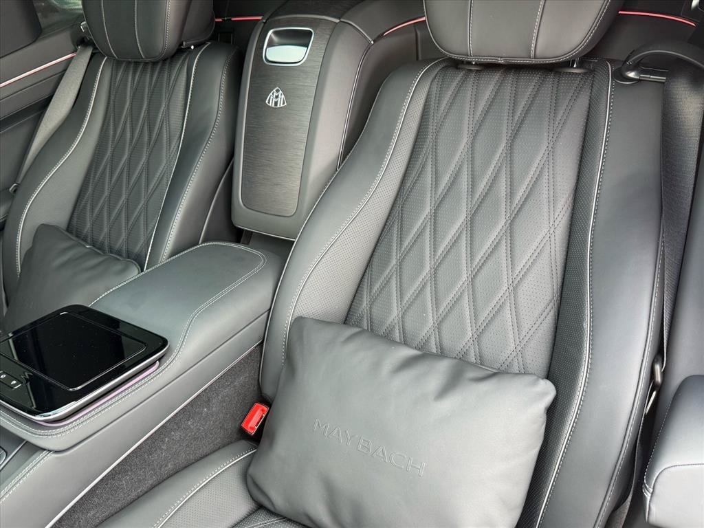 Certified Used 2025 Cirrus Silver (Upper) / Obsidian Black Metallic (Lower) Mercedes-Benz Maybach GLS 600 image 13