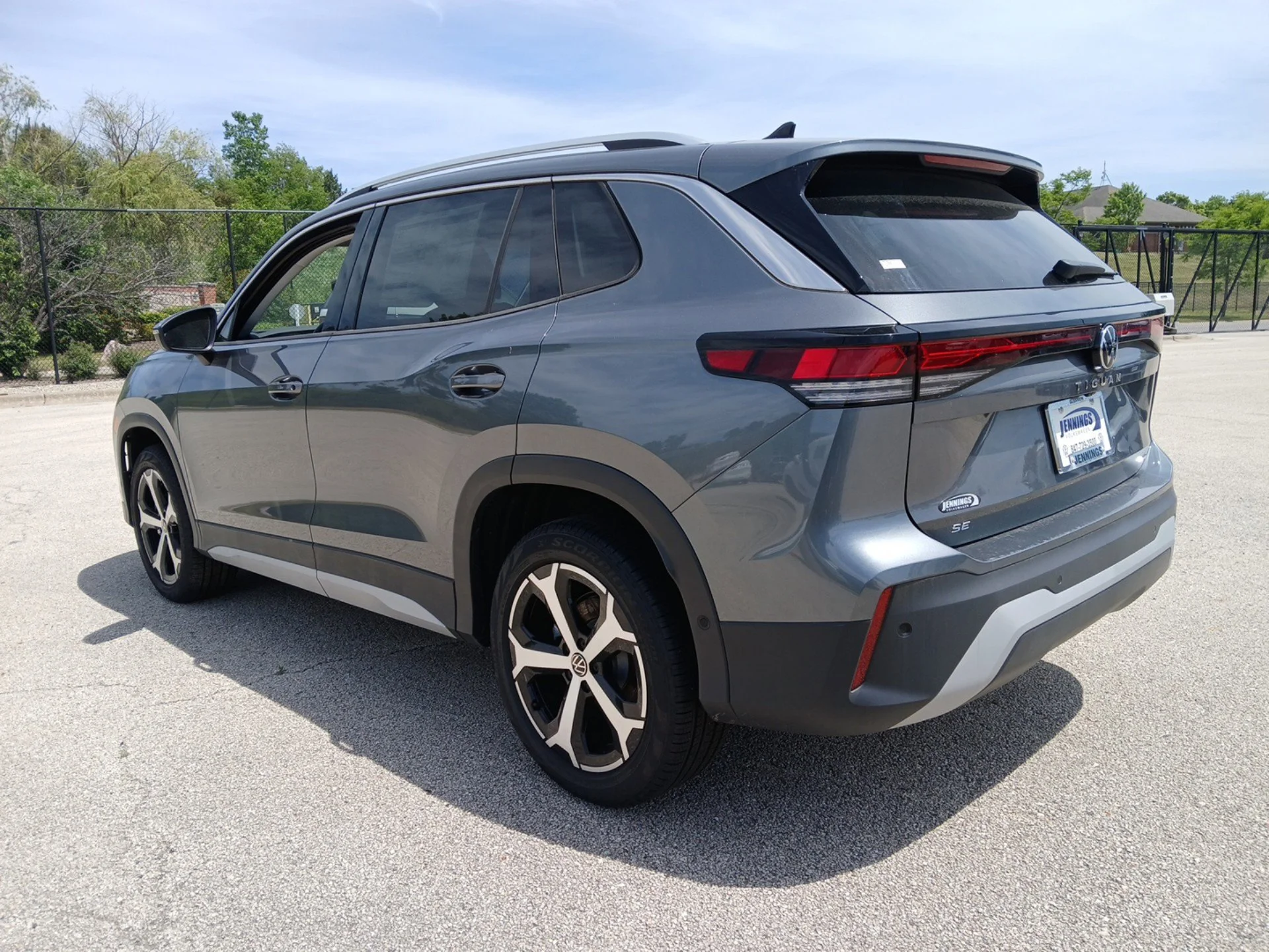 New 2026 Platinum Gray Metallic Volkswagen 2.0T SE image 5