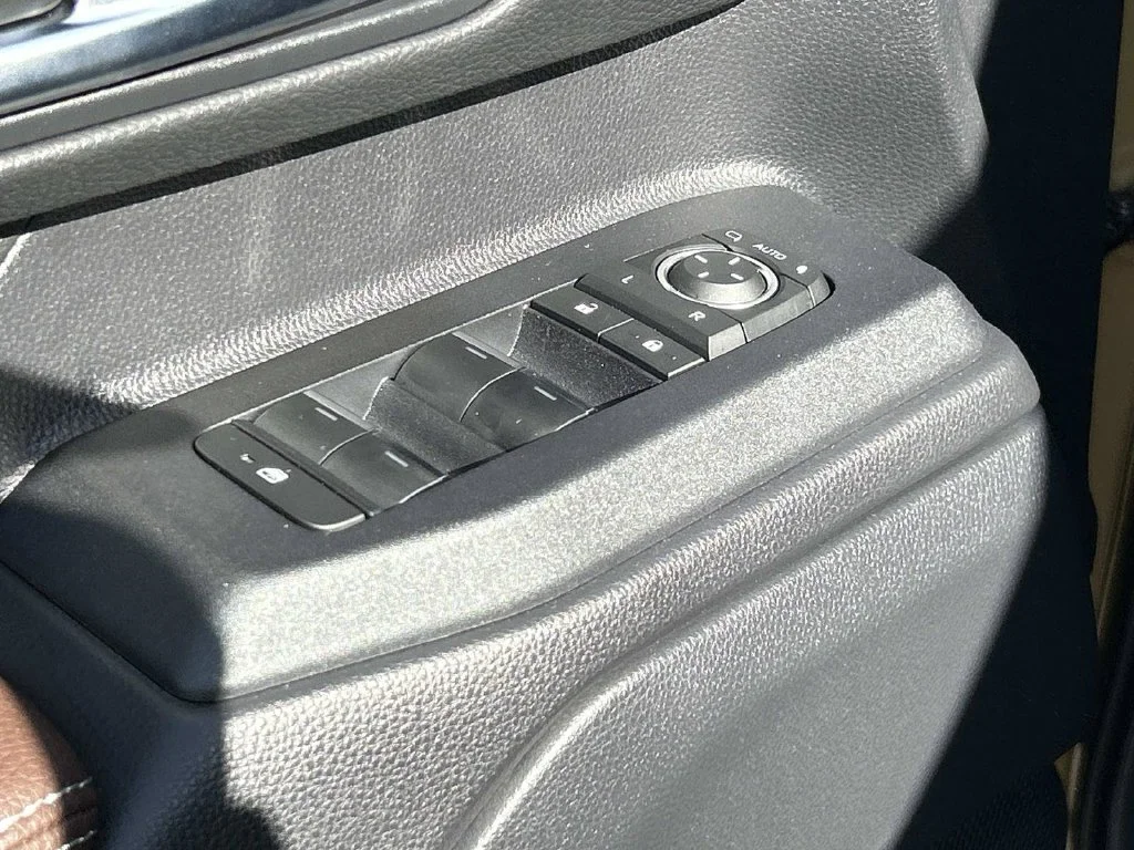 Used 2027  Toyota Base image 22