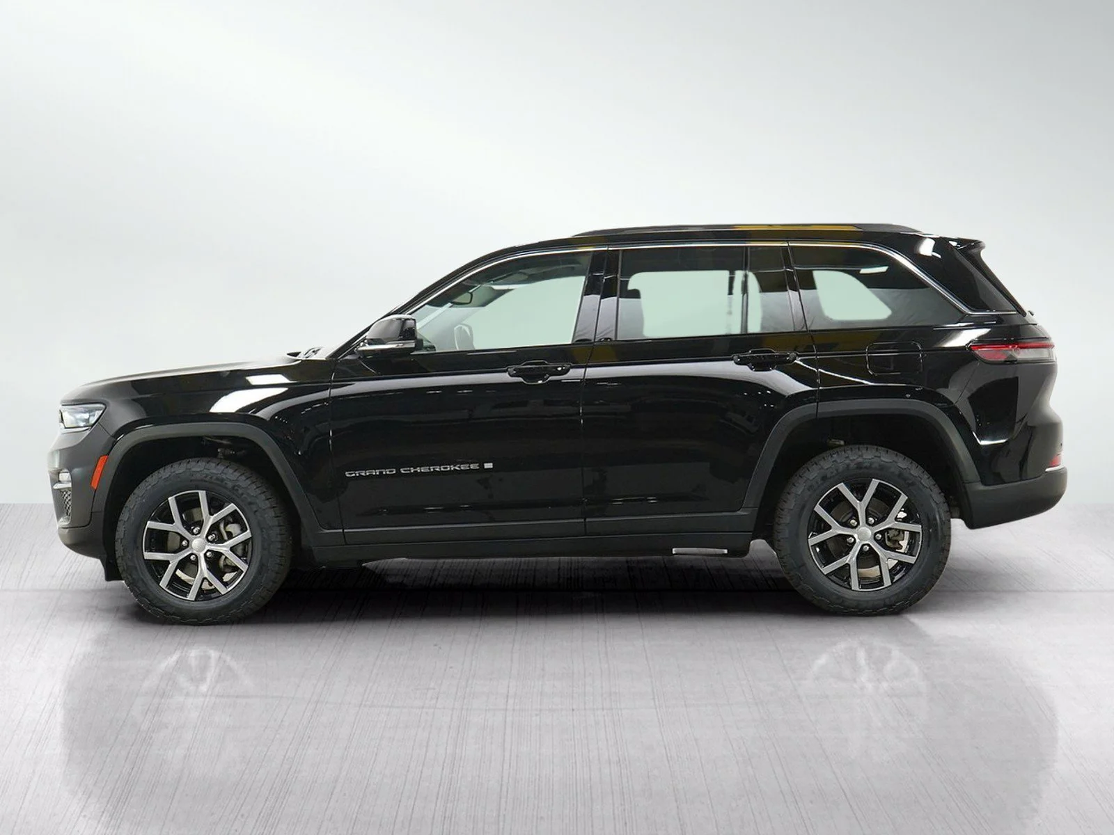 Used 2023 Jeep Grand Cherokee Limited with VIN 1C4RJHBG4PC614734 for sale in Hopkins, Minnesota