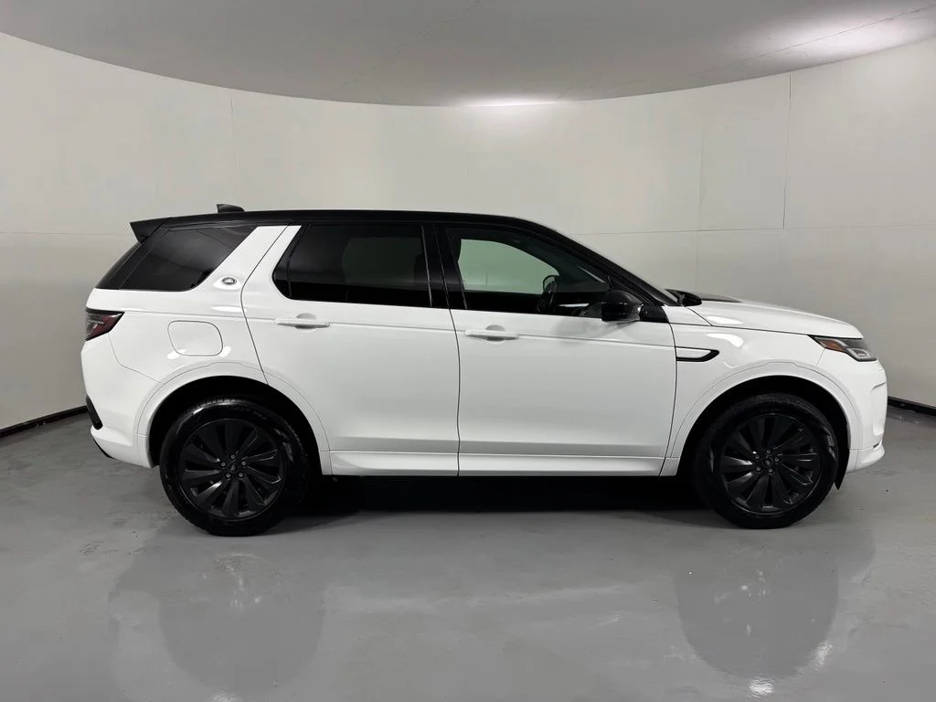 Used 2022 Fuji White Land Rover S R-Dynamic image 5