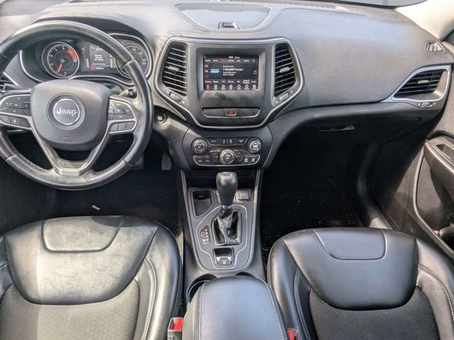 Used 2019 Silver Jeep Latitude Plus image 14