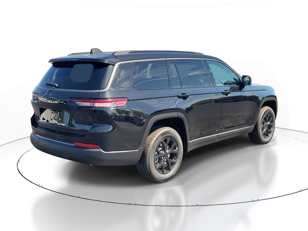 New 2026 Diamond Black Crystal Pearl-Coat Exterior Paint Jeep Laredo image 4