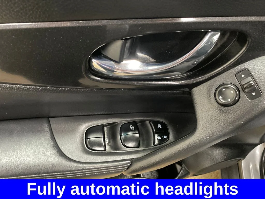 2017 Nissan Rogue SV - Photo 9