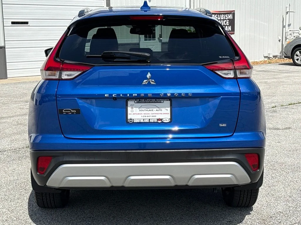 Used 2024 Blue Mitsubishi SE image 7