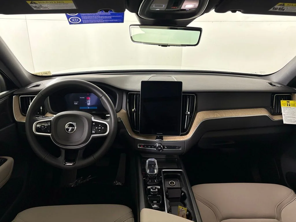 2026 Volvo XC60 Plus - Photo 35