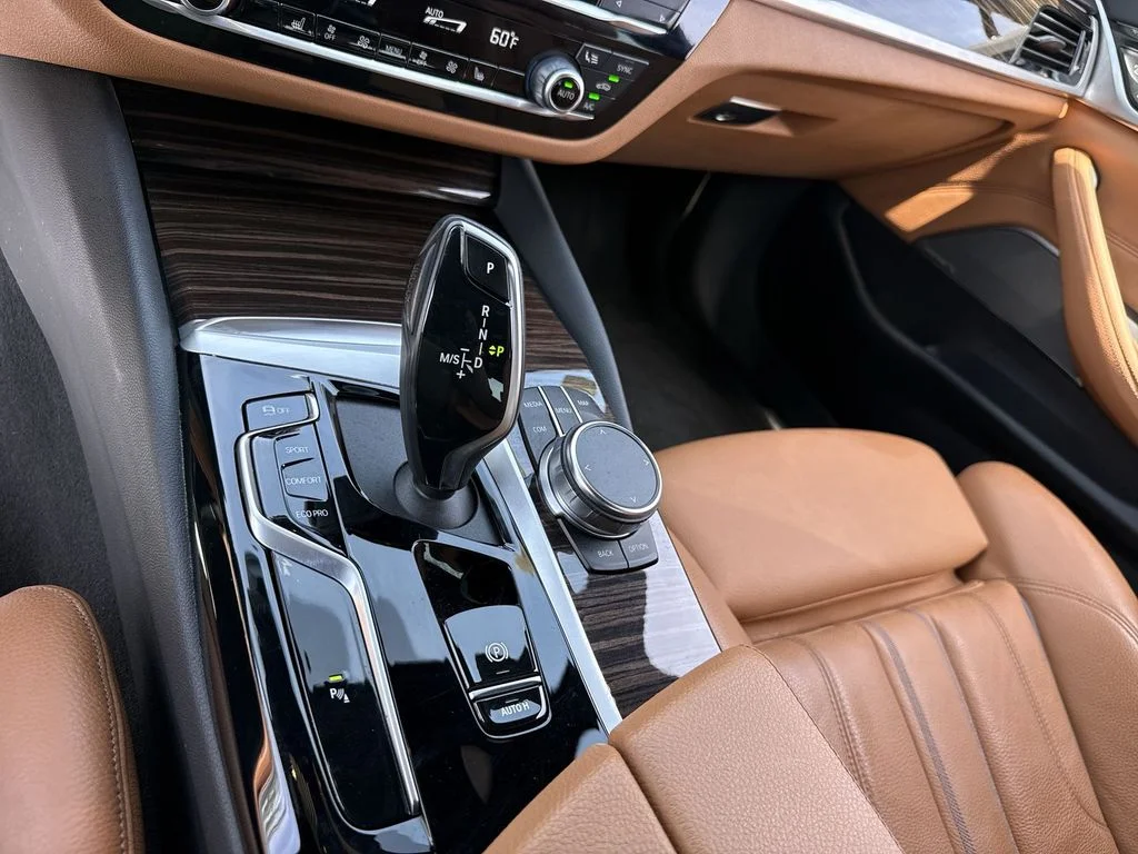 Used 2023 Jet Black BMW 530i xDrive image 18