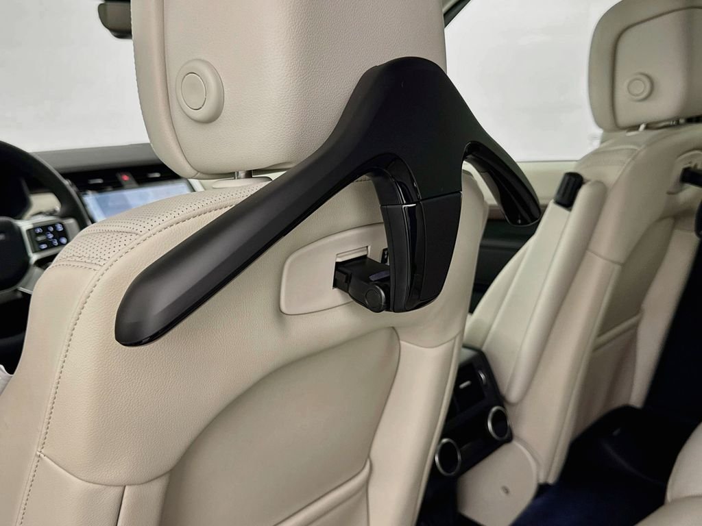 New 2026 Fuji White Land Rover Dynamic SE image 26