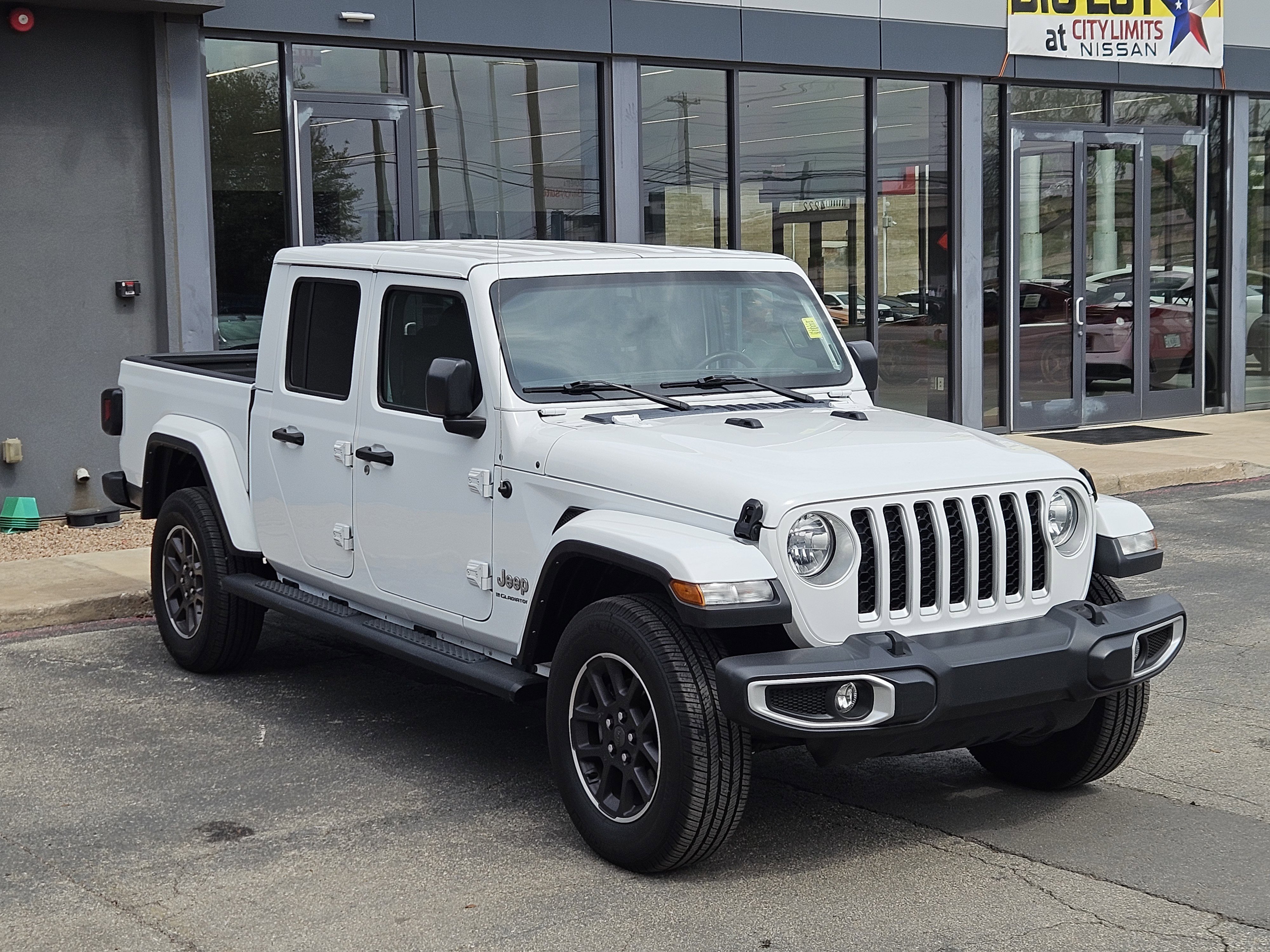 Used 2023 Bright White Clear Coat Jeep Overland image 3