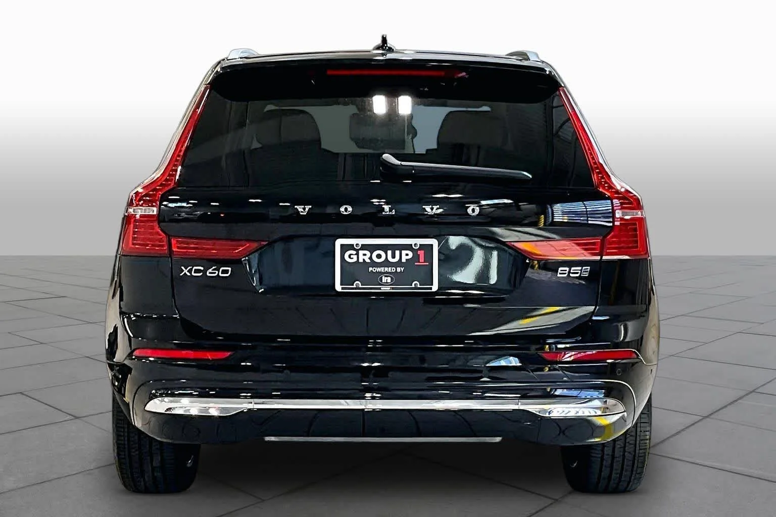 Certified Used 2023 Onyx Black Volvo Plus image 5