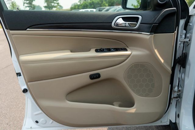Used 2021 White Jeep Limited image 21
