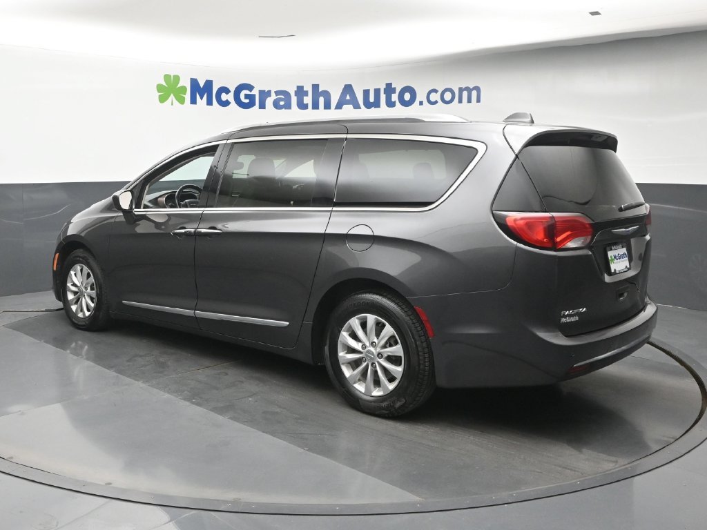 Used 2018 Gray Chrysler Touring L Plus image 27